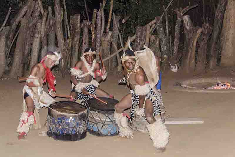 97 - Sudafrica - espectaculo de danzas etnicas - tambores